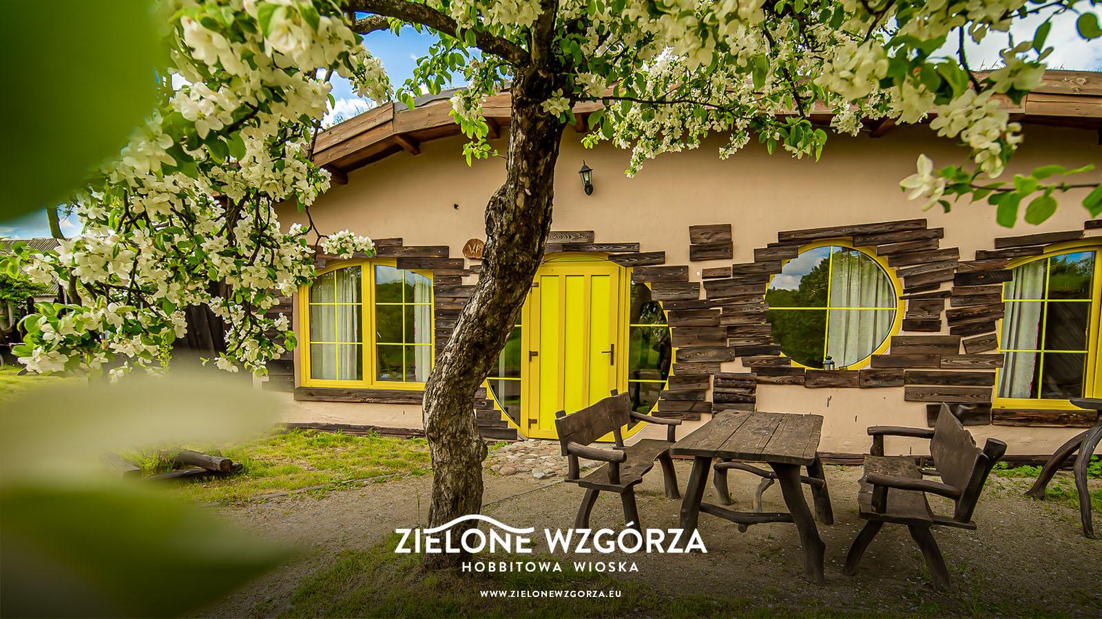 Zielone Wzgórza - Hobbitowe Domki na Kaszubach - Przywidz - ViaCamp.pl