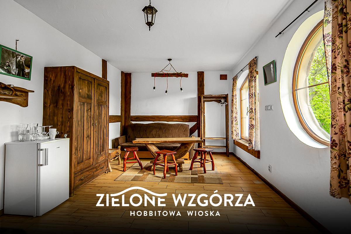 Zielone Wzgórza - Hobbitowe Domki na Kaszubach - Przywidz - ViaCamp.pl
